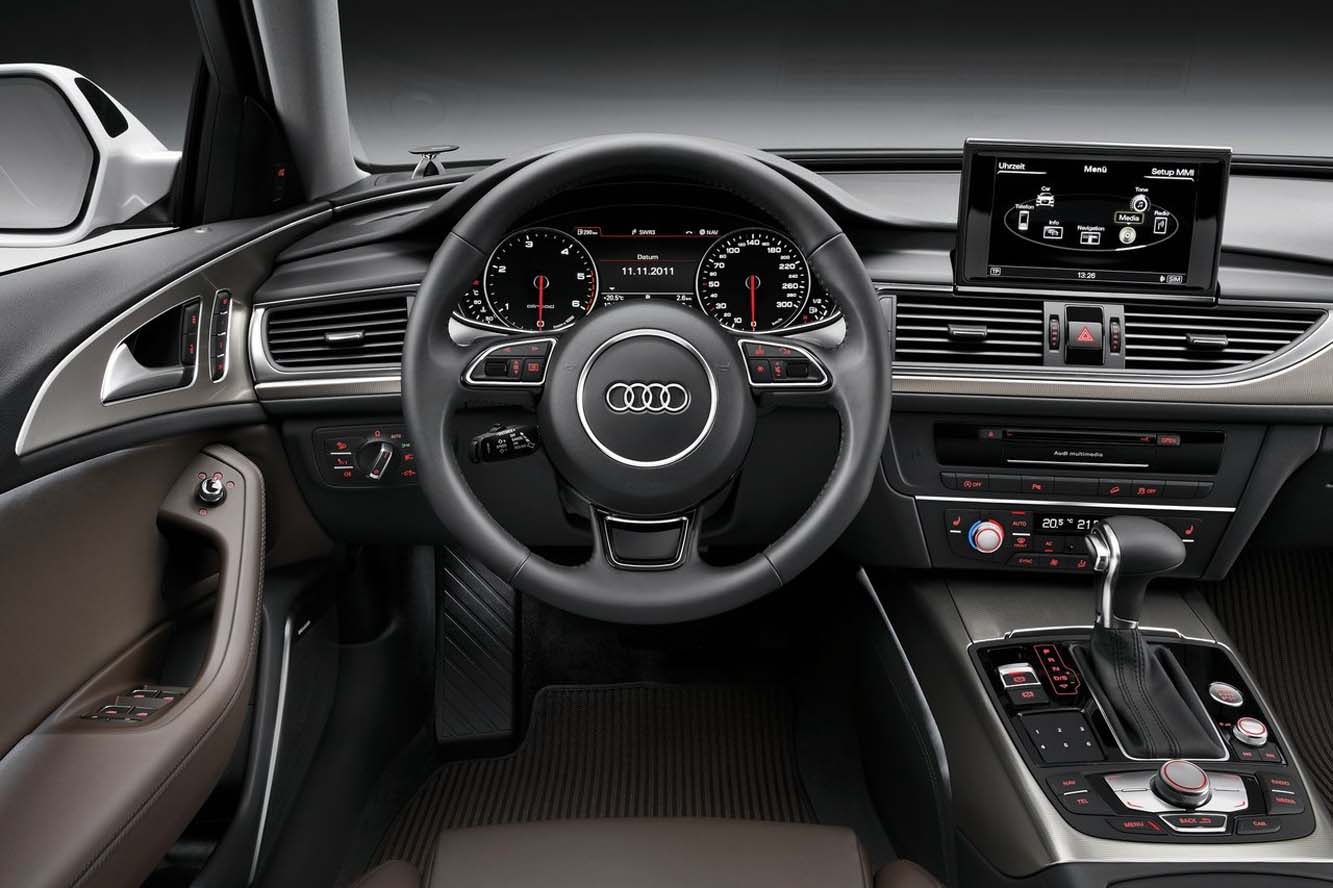 intérieur audi a6 chargeur