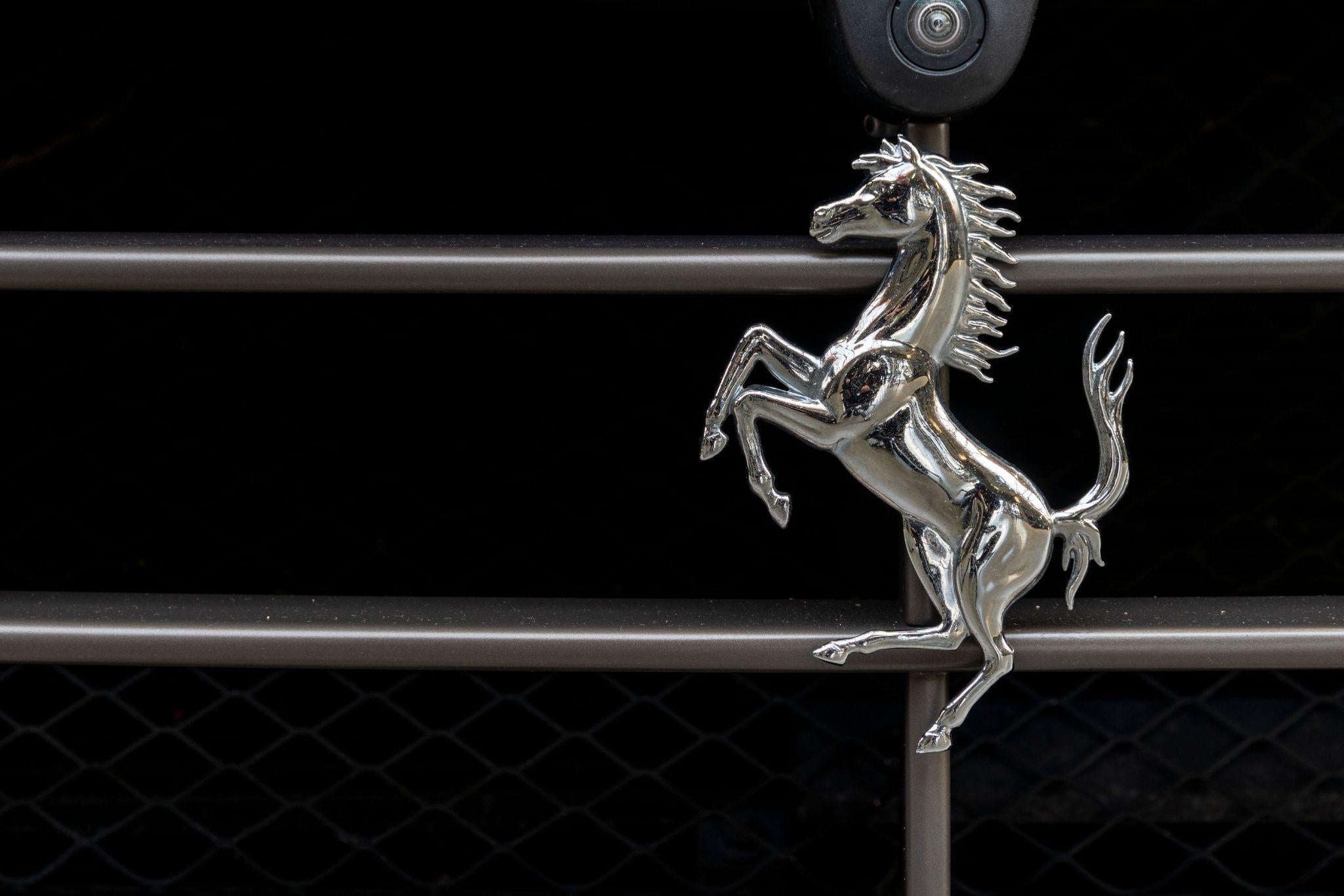 Ferrari Luce contre Rimac Nevera : comment se compare la première voiture électrique de Ferrari ?