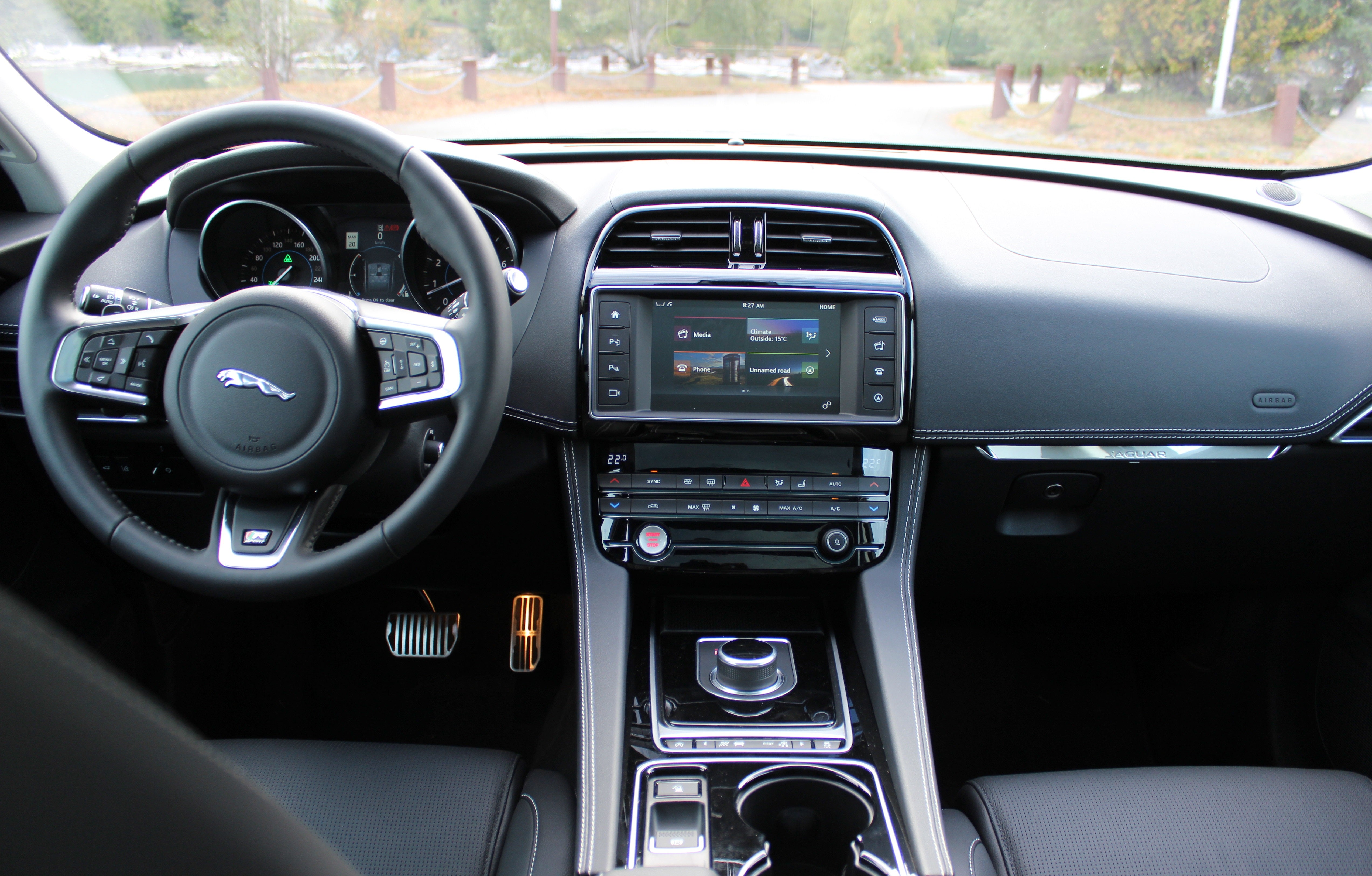 Installer CarPlay dans une Jaguar F-Pace