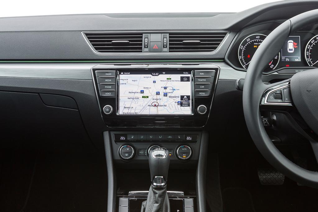 Quelles Photos envoyer pour identifier le système multimédia de sa voiture ?