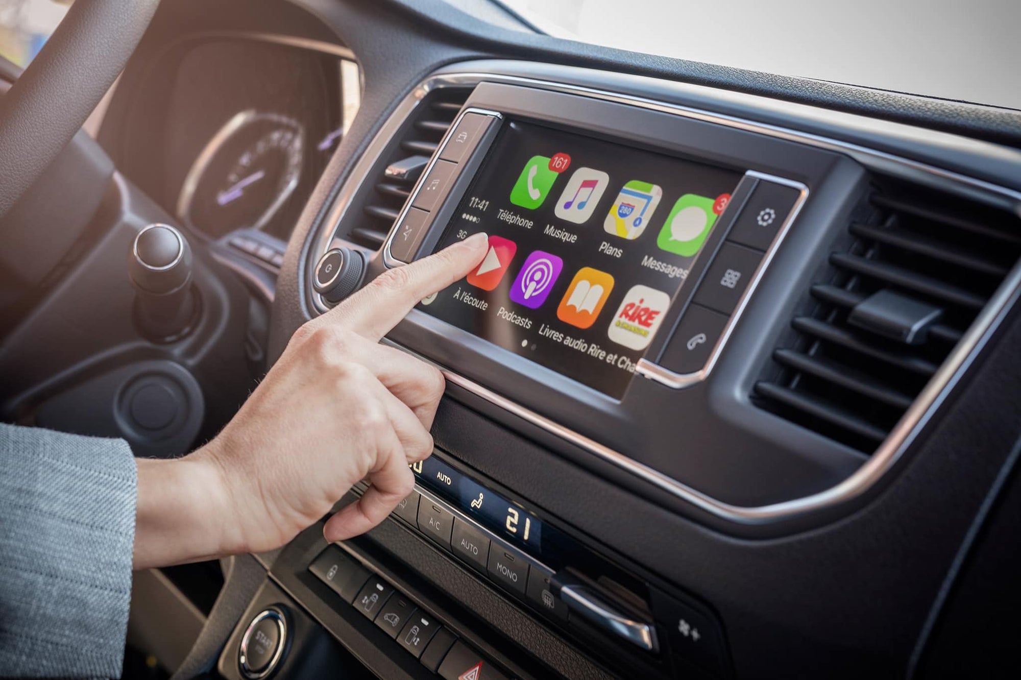 Installer CarPlay dans une Toyota ProAce – Carplay.fr
