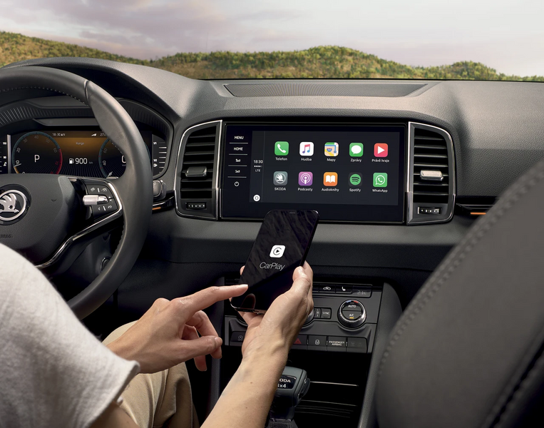 Simplifiez votre Conduite : Installez Carplay dans Votre Skoda Karoq