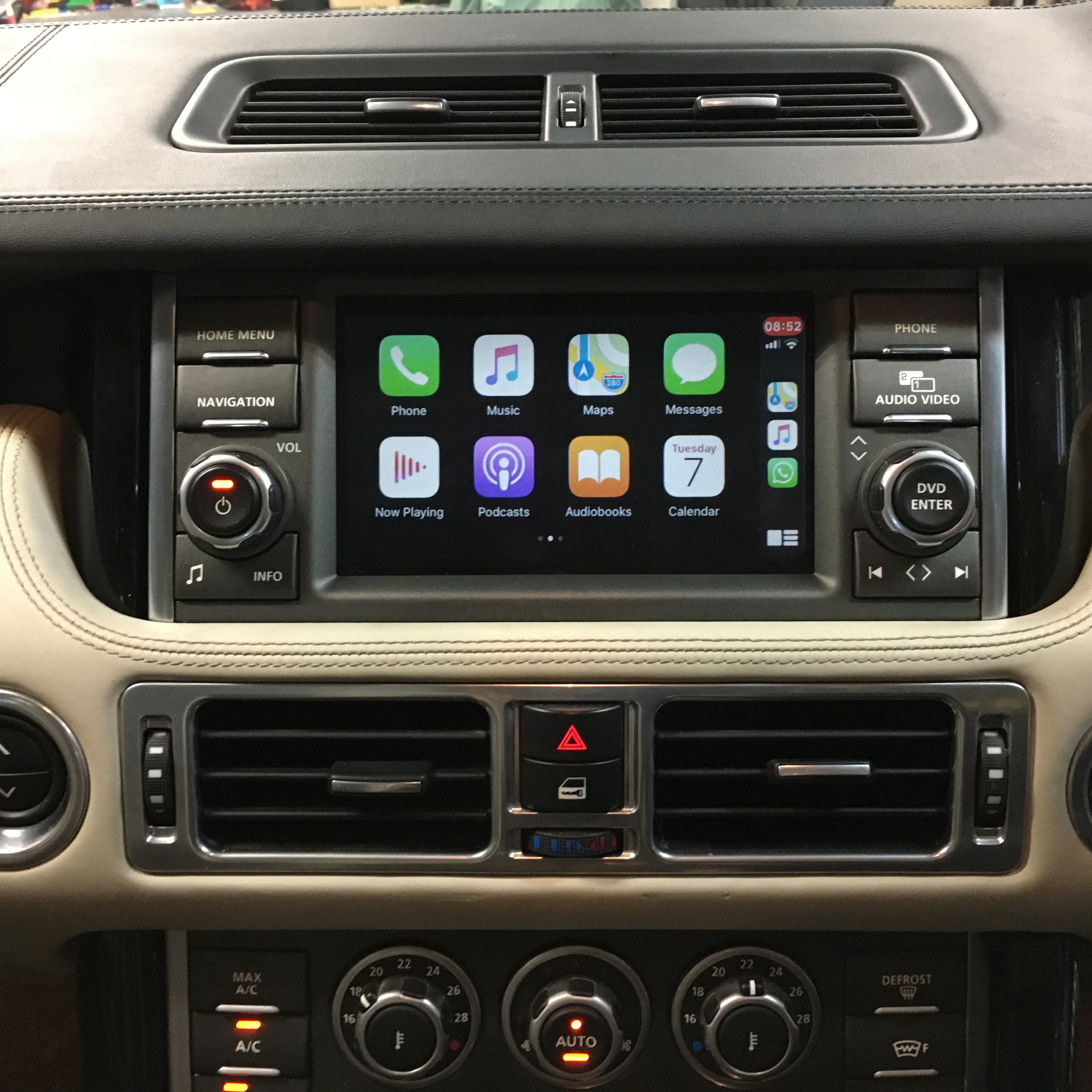 carplay range rover vogue